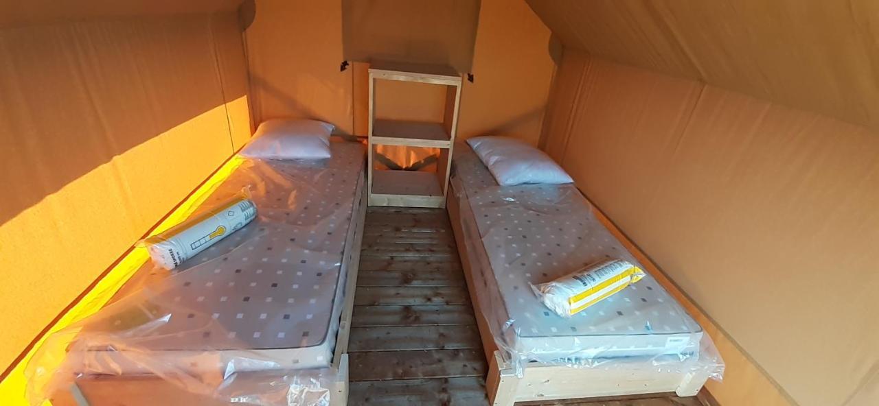 Tente Cabane Du Camping Hautoreille Bannes  Kültér fotó